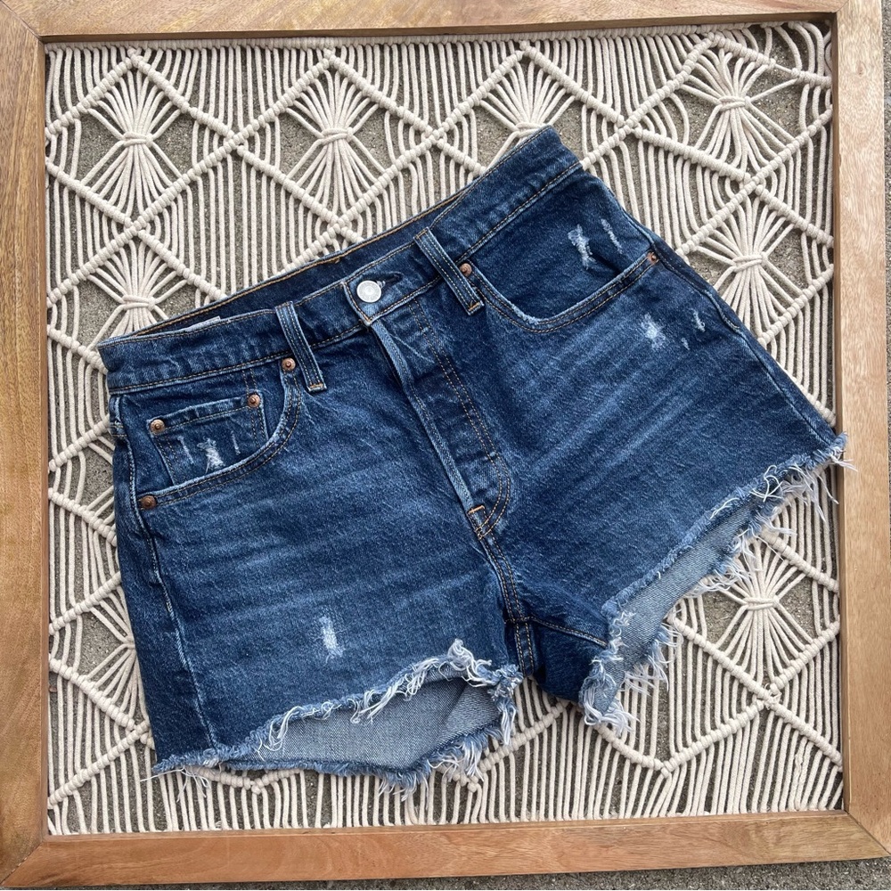 Levi’s Premium Distressed Jean Shorts Size 27